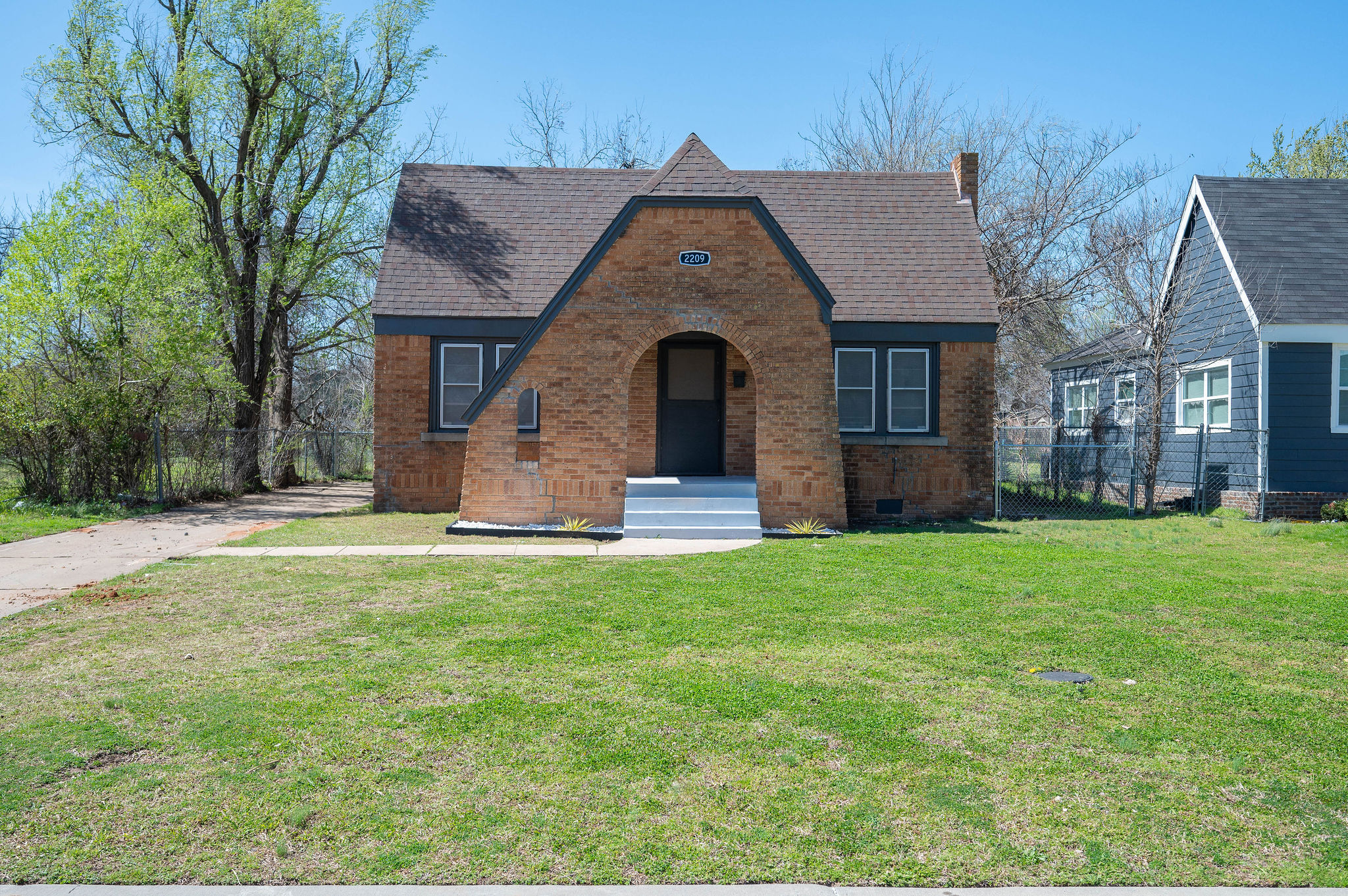 Property main image
