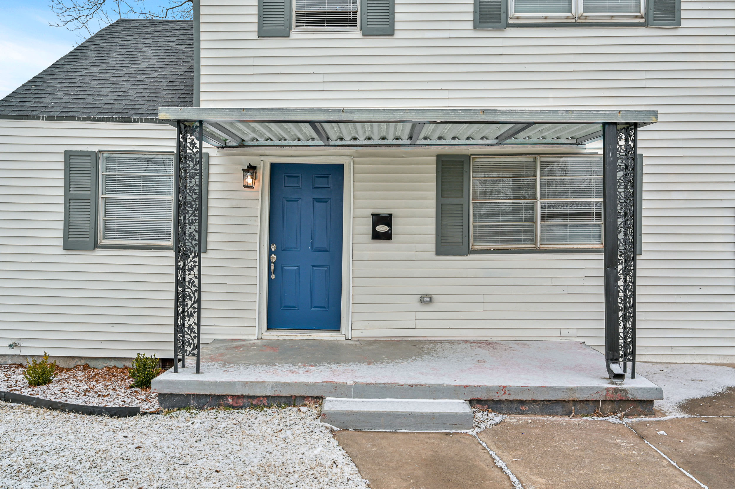 2445 Southwest Binkley Street